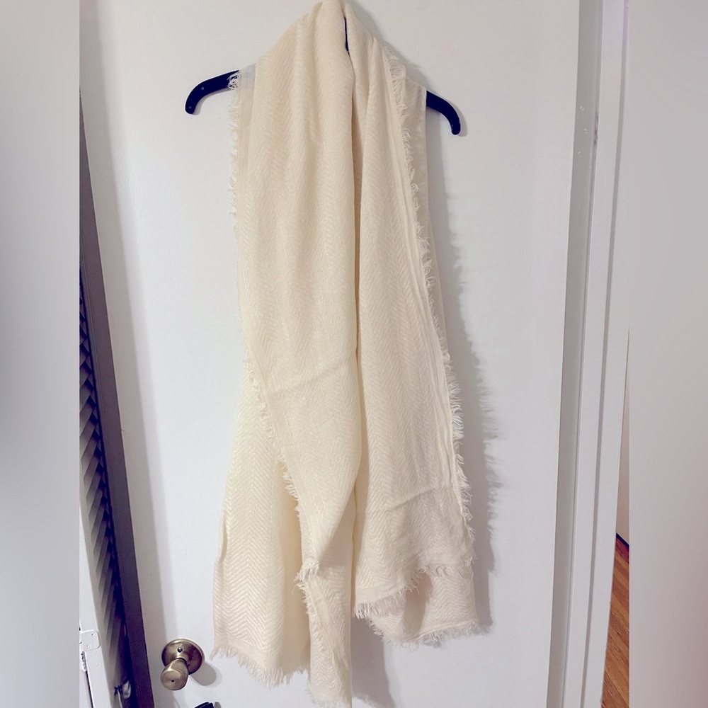 White / Cream Scarf